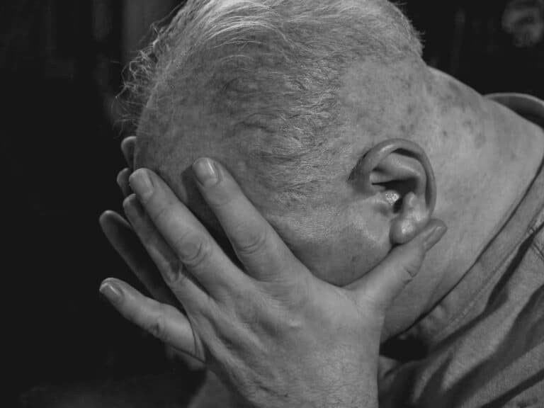 Passez une nuit tranquille grâce à l&rsquo;alèse jetable pour incontinence de nuit pour senior