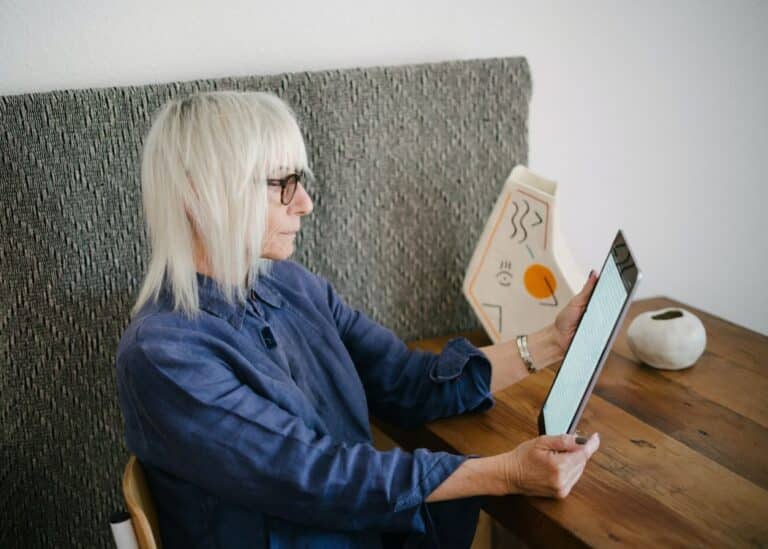 « Prévenir la dépendance chez la personne âgée » : le livre qui bouleverse les codes du bien vieillir !